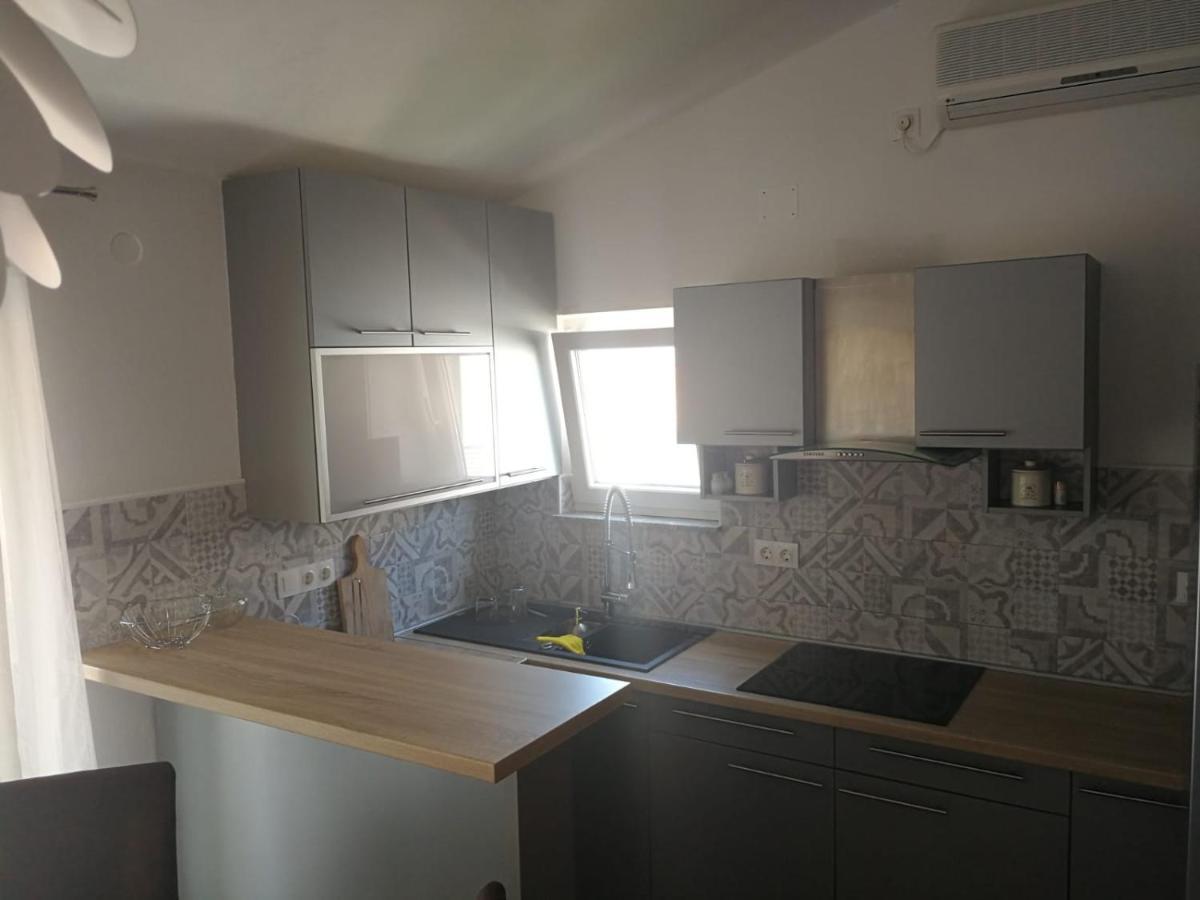 Apartmani Nea Biograd Na Moru Luaran gambar