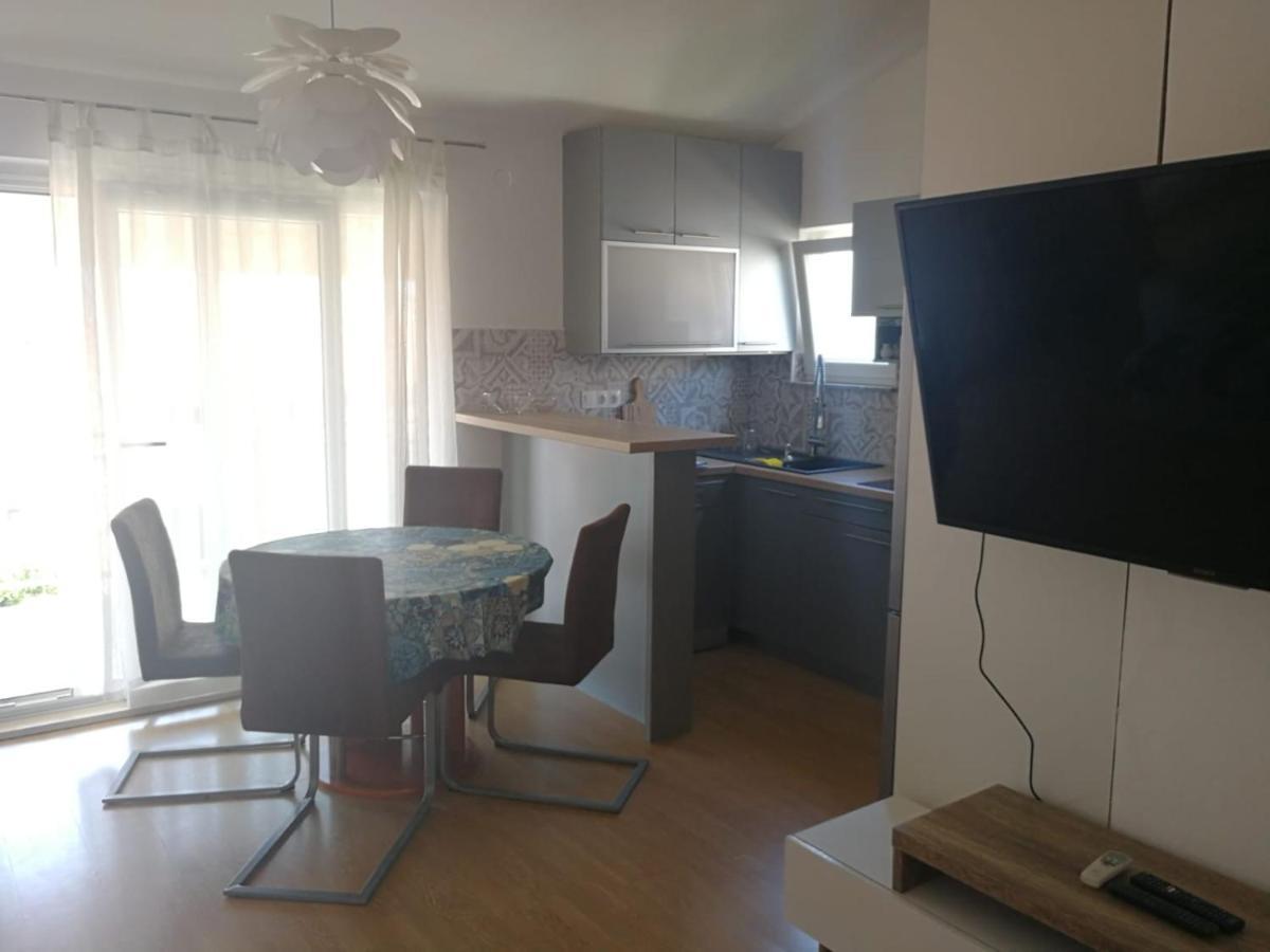 Apartmani Nea Biograd Na Moru Luaran gambar